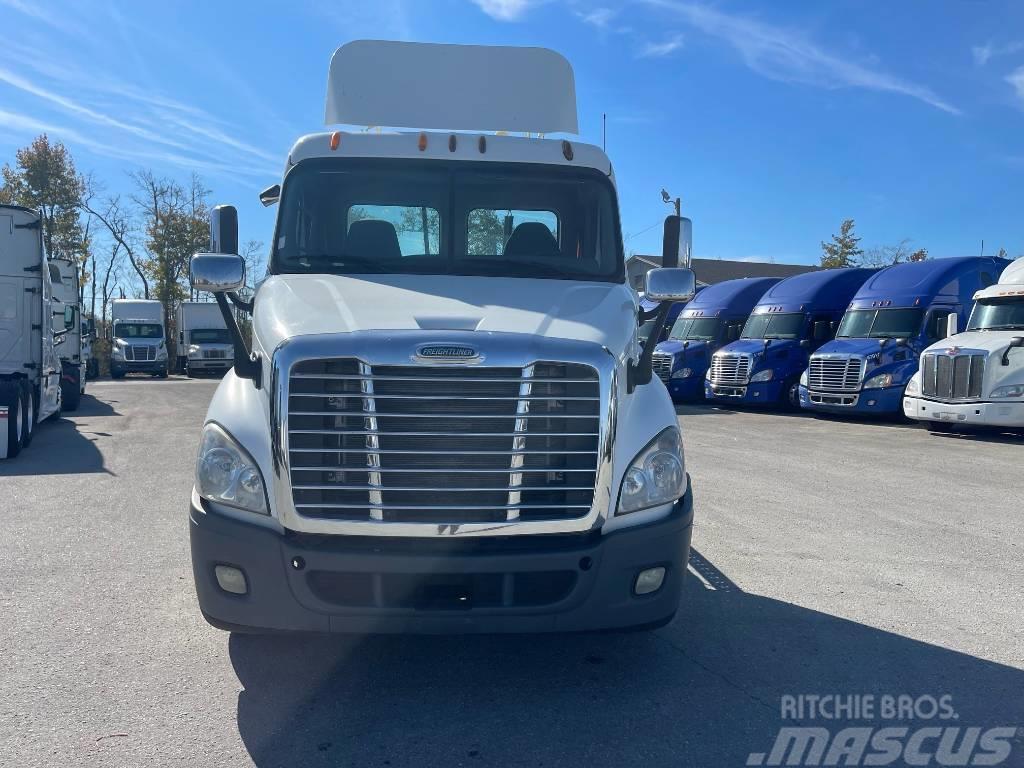 Freightliner Cascadia 113 Camiones tractor