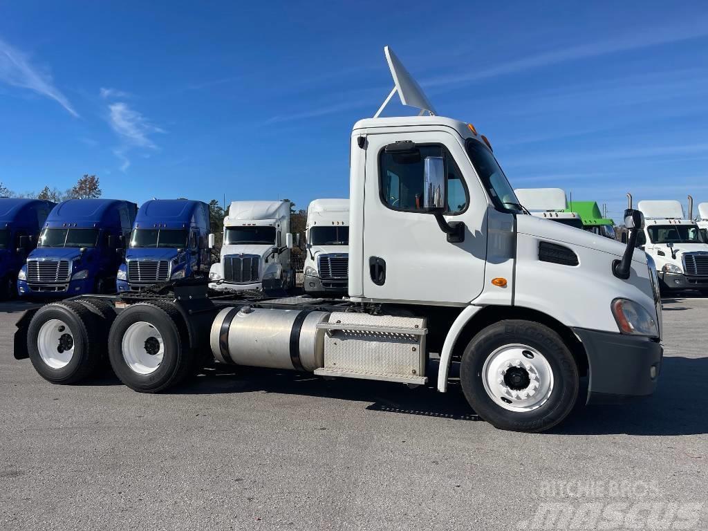 Freightliner Cascadia 113 Camiones tractor