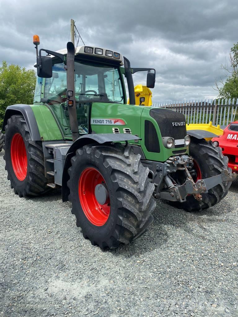 Fendt 716 Vario Tractores