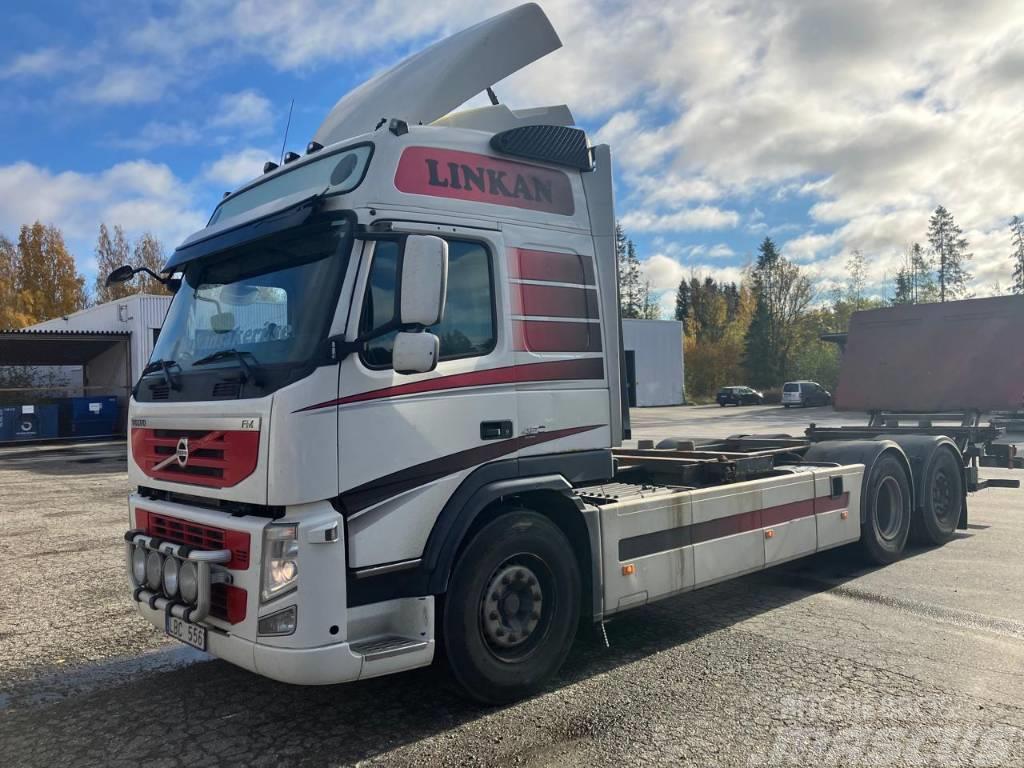 Volvo FM Camiones con chasís y cabina