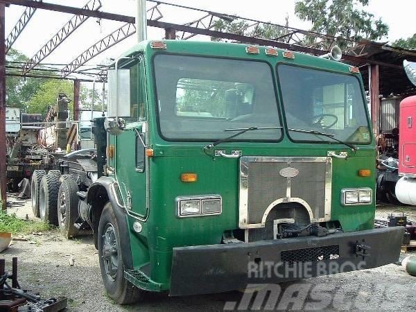 Peterbilt 320 Camiones con chasís y cabina