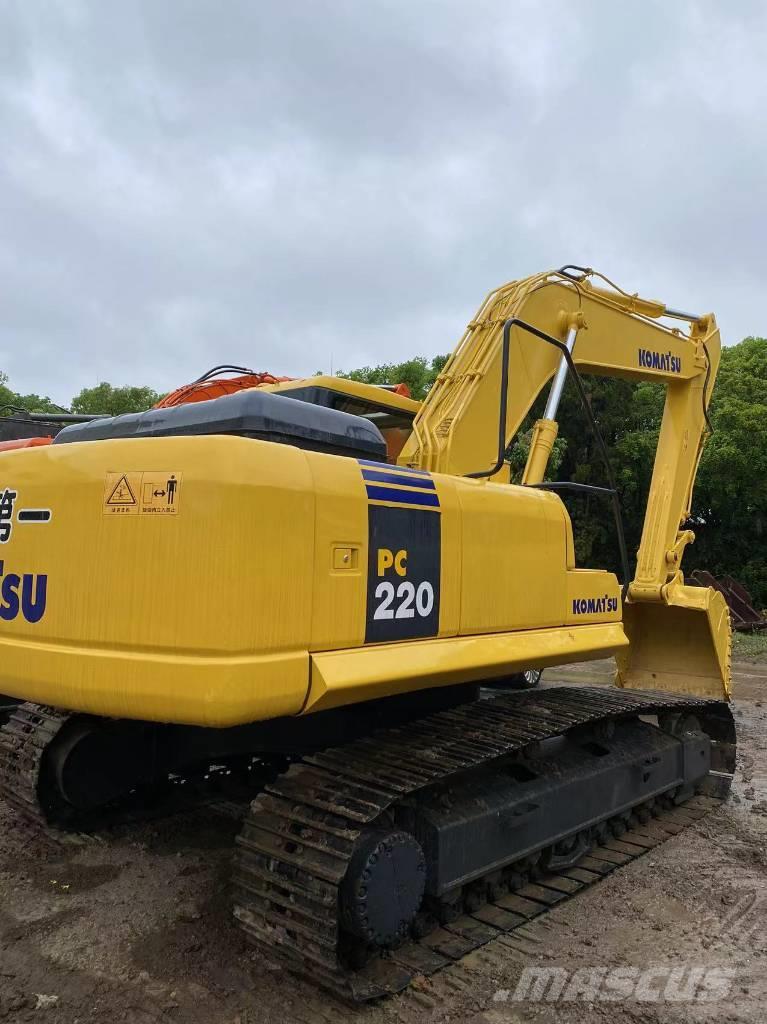 Komatsu 220 Excavadoras sobre orugas