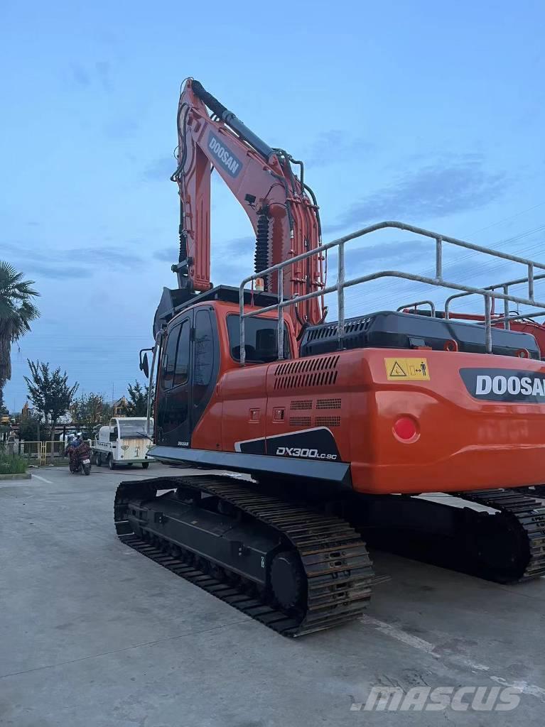 Doosan DX 300 Excavadoras sobre orugas