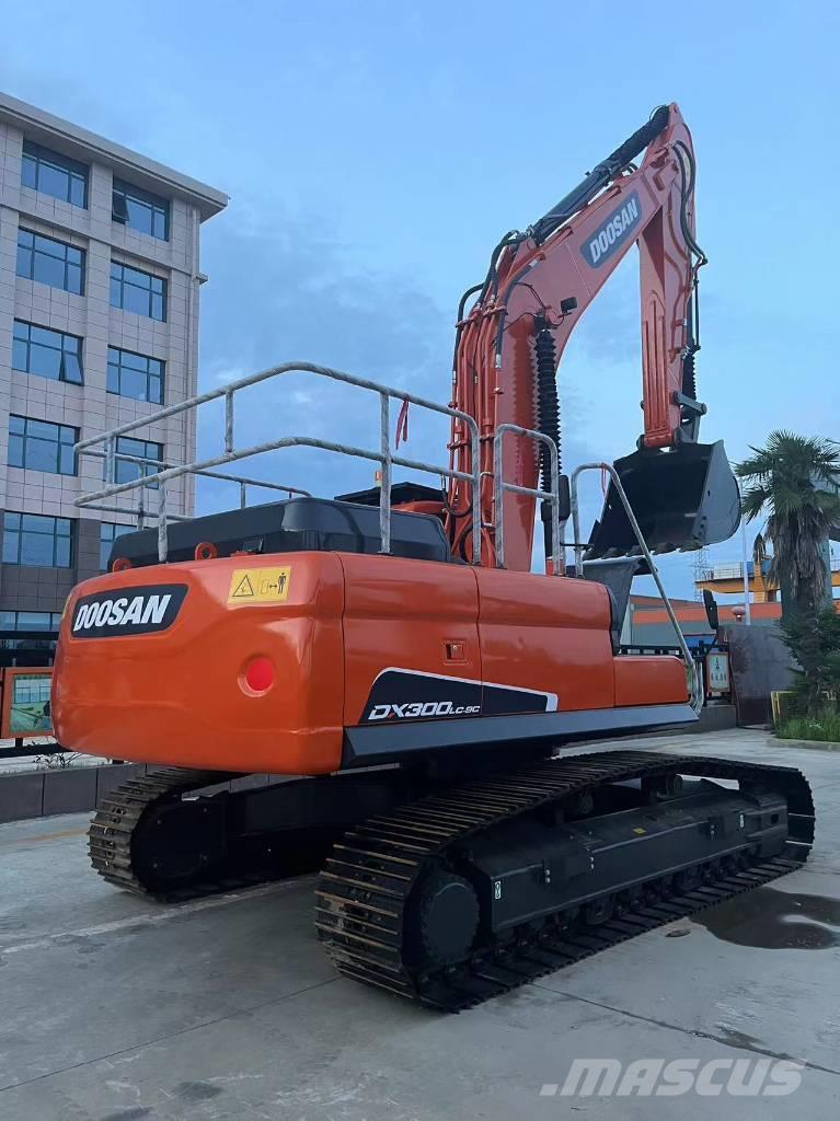 Doosan DX 300 Excavadoras sobre orugas