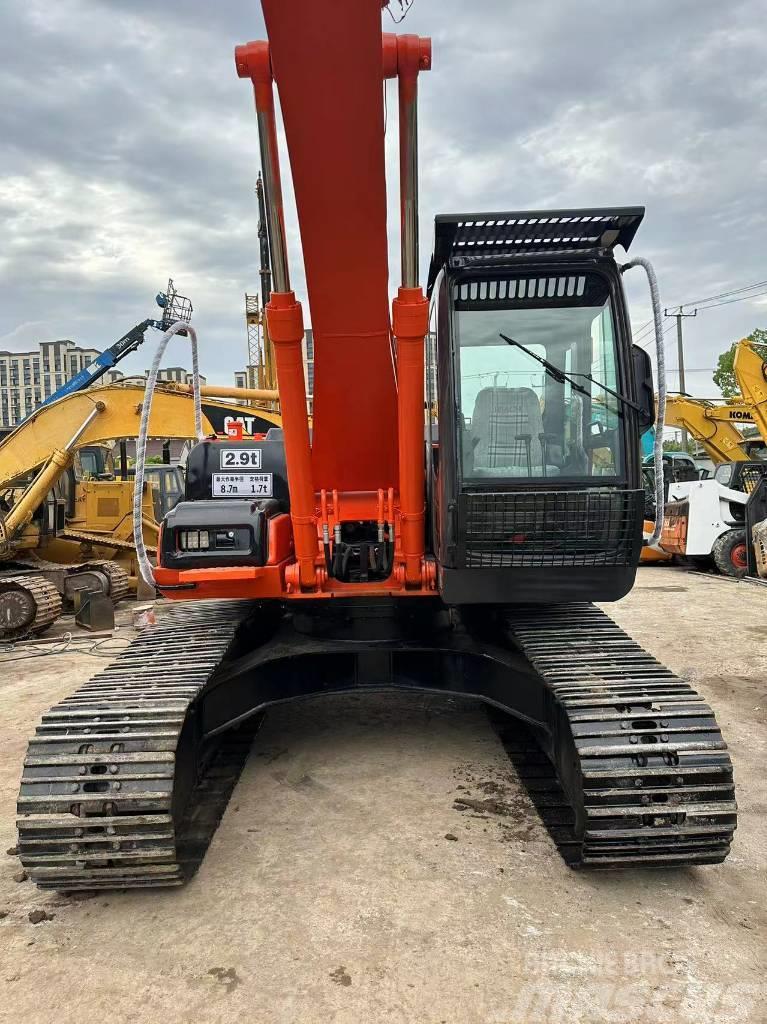 Hitachi ZX 200 Excavadoras sobre orugas