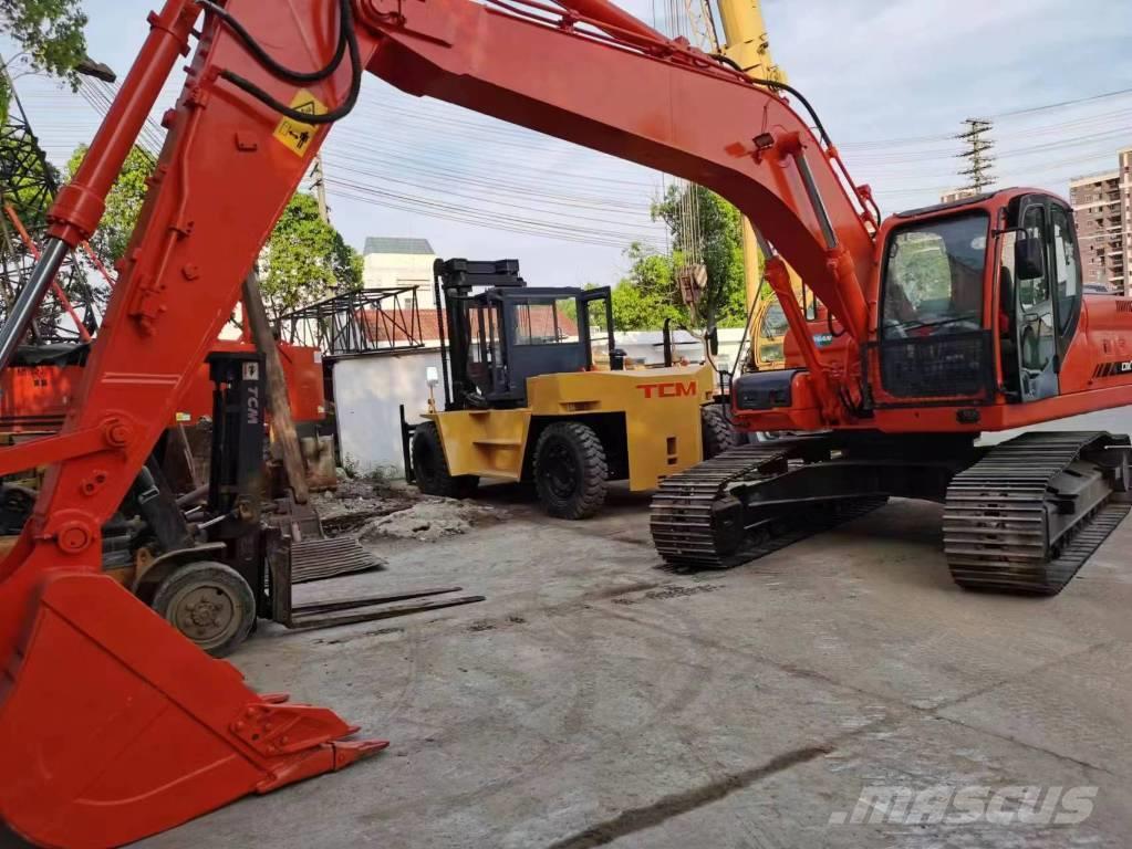 Doosan 225 Excavadoras sobre orugas