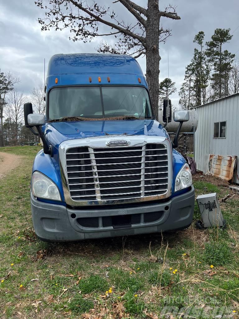 Freightliner Cacadia BH8288 Camiones tractor