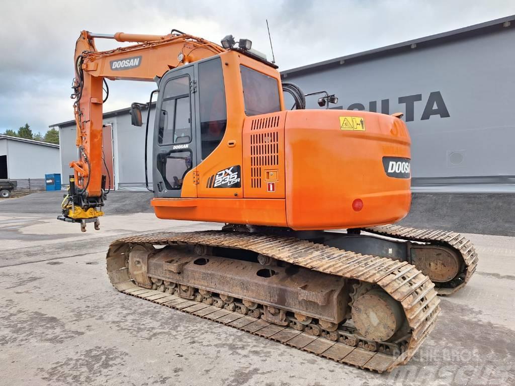 Doosan DX235LCR PYÖRITTÄJÄLLÄ Excavadoras sobre orugas