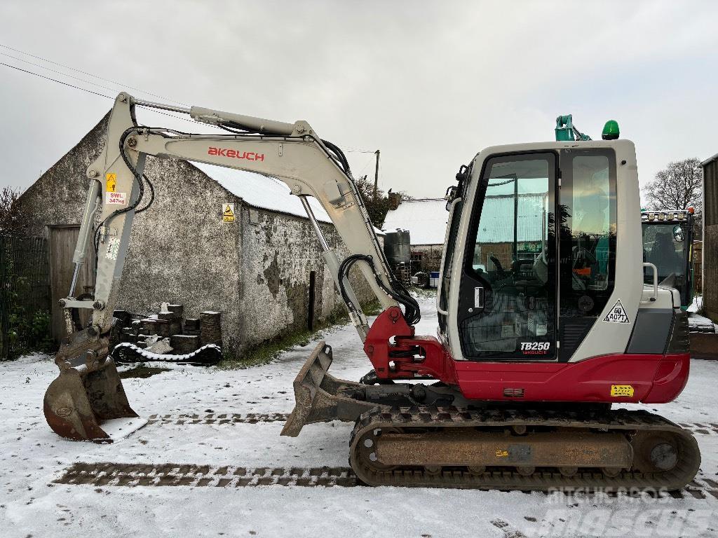 Takeuchi TB 250 Miniexcavadoras