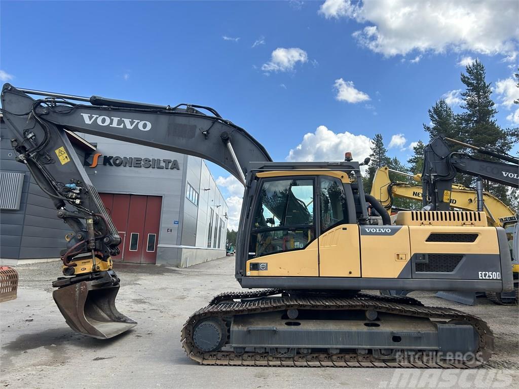 Volvo EC250DNL PYÖRITTÄJÄLLÄ Excavadoras sobre orugas