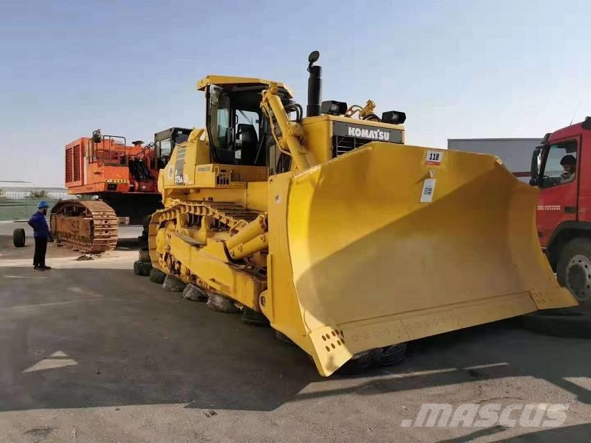 Komatsu d375a Buldozer sobre oruga