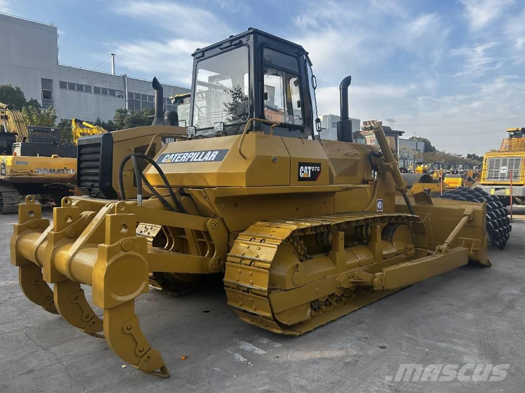 CAT D7G Buldozer sobre oruga