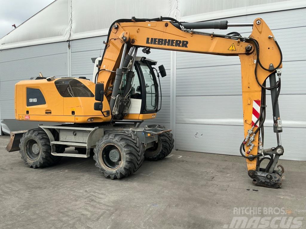 Liebherr 916 Litronic Excavadoras de ruedas