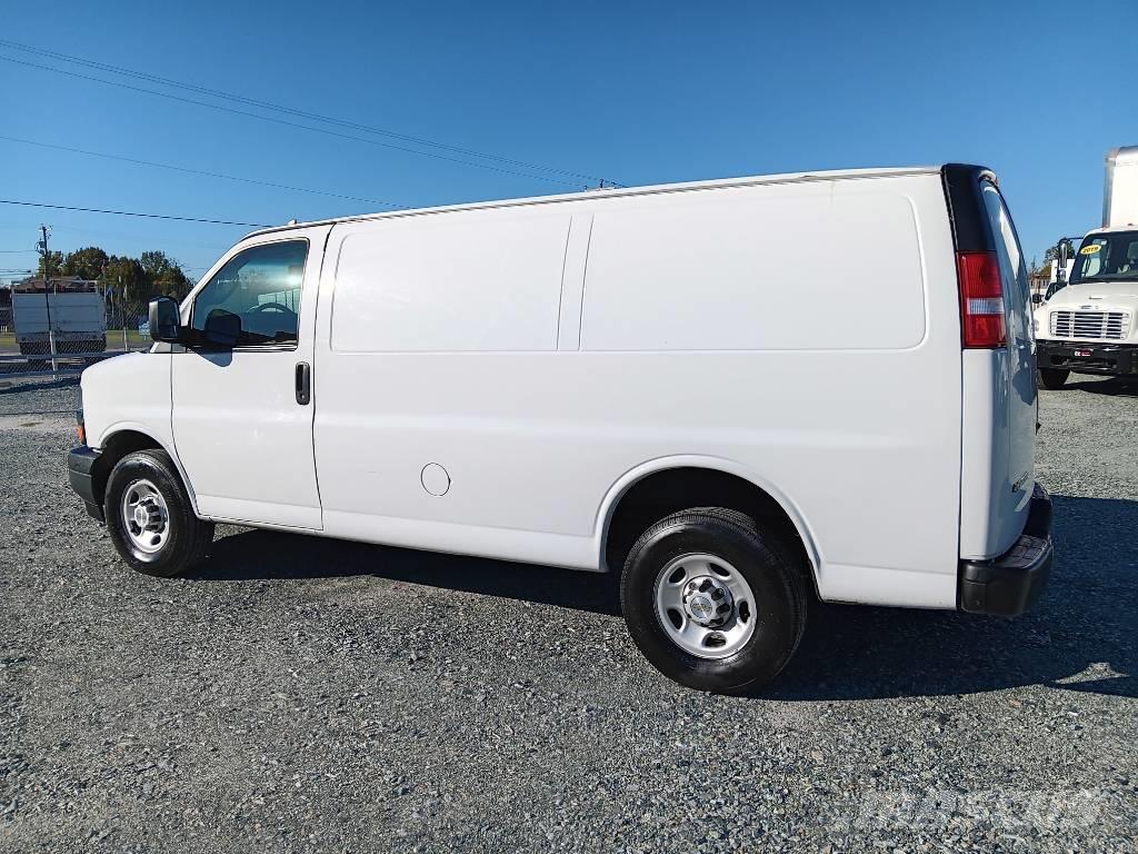 Chevrolet Express 3500 Furgonetas cerradas