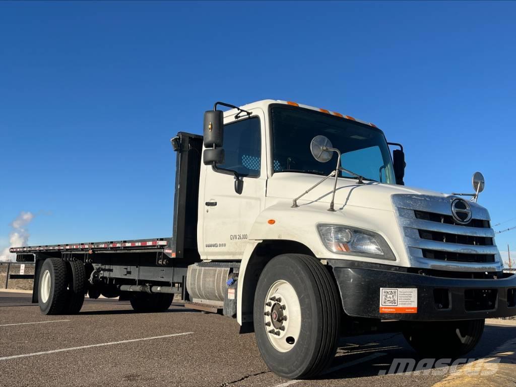 Hino 268 A Camiones de cama baja