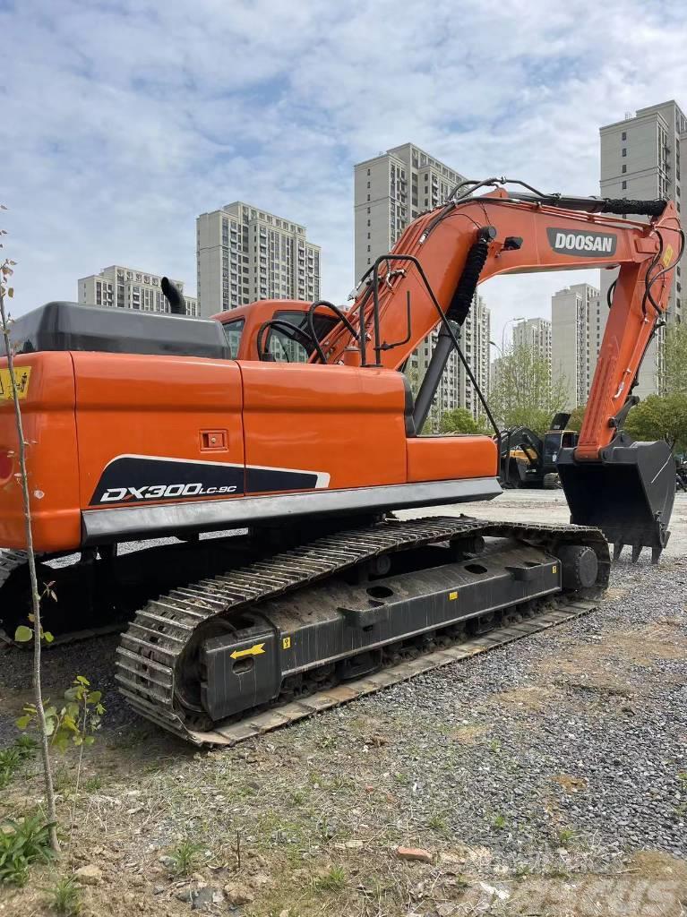 Doosan DX 300 Excavadoras sobre orugas