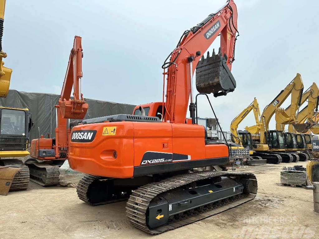 Doosan DX225LC-9C Excavadoras sobre orugas