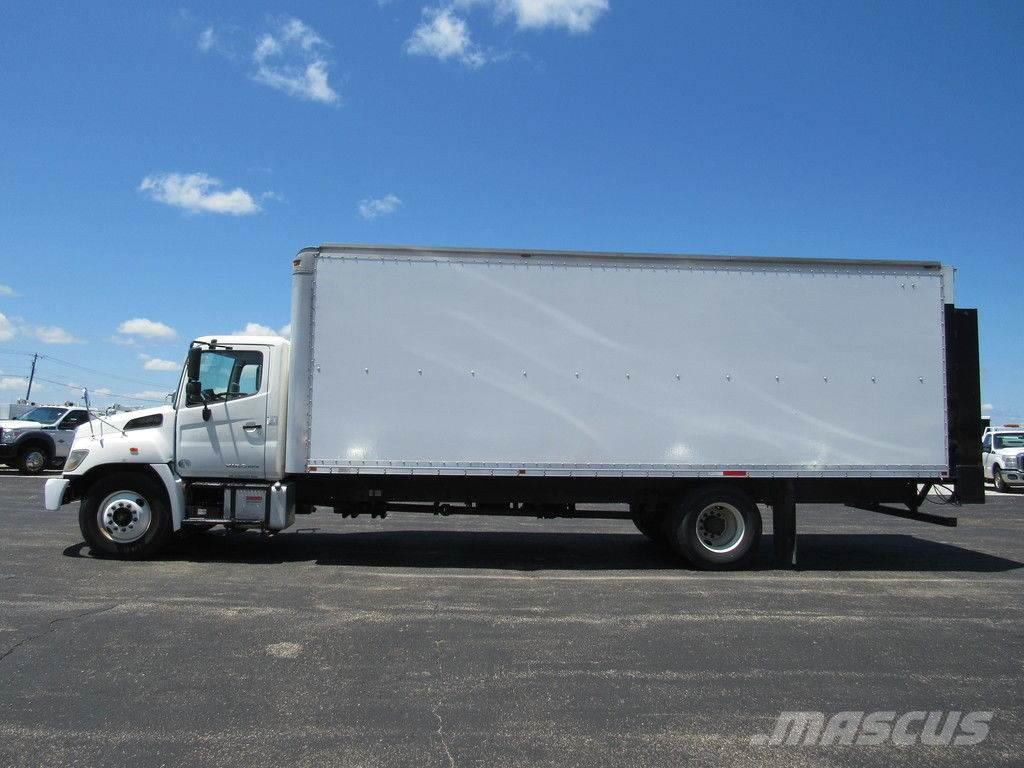 Hino 338 Camiones con caja de remolque