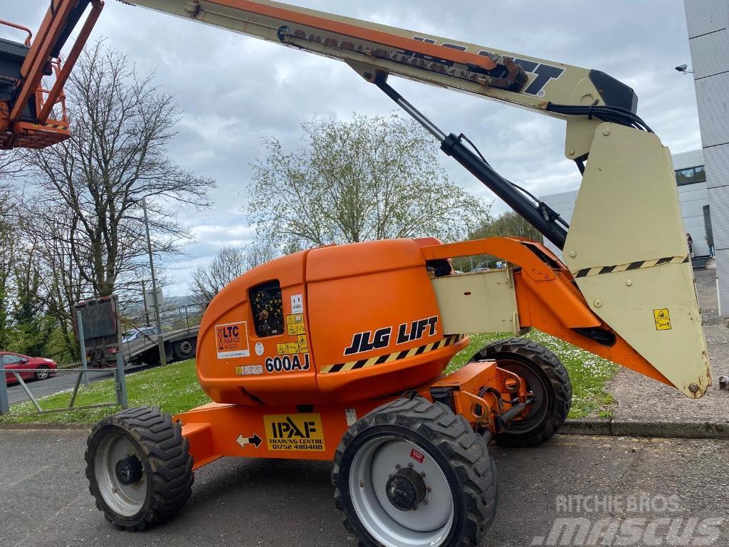 JLG 600 AJ Plataformas con brazo de elevación manual