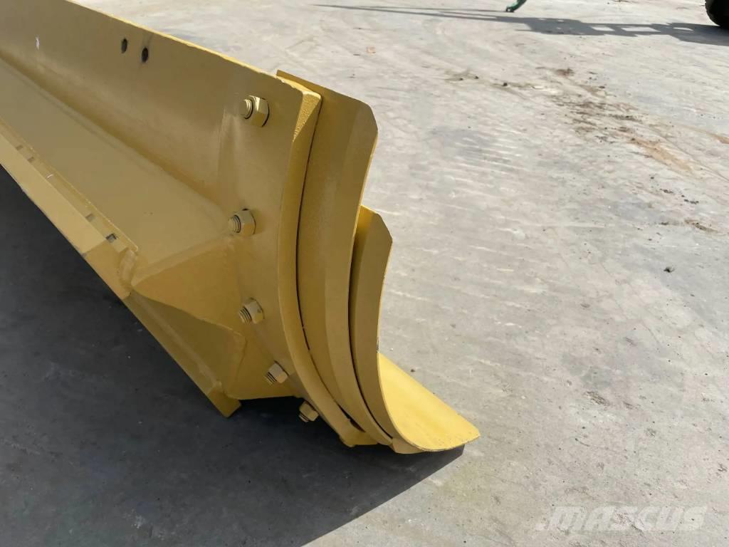 CAT 140H Moldboard Cuchillas