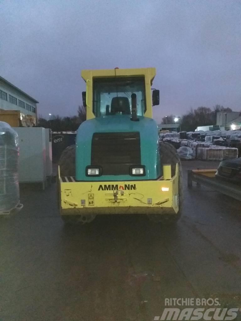 Ammann ASC 130 Rodillos de doble tambor