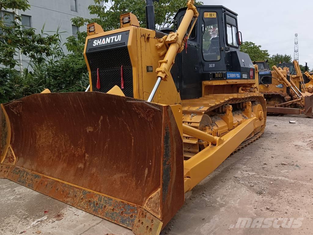 Shantui SD 32 Buldozer sobre oruga