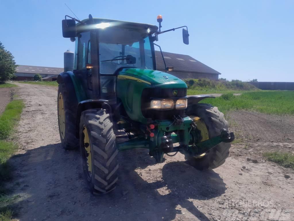 John Deere 5620 Tractores