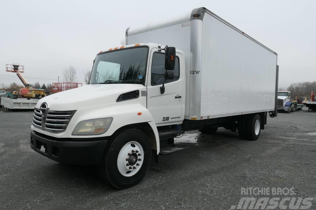 Hino 338 Camiones con caja de remolque