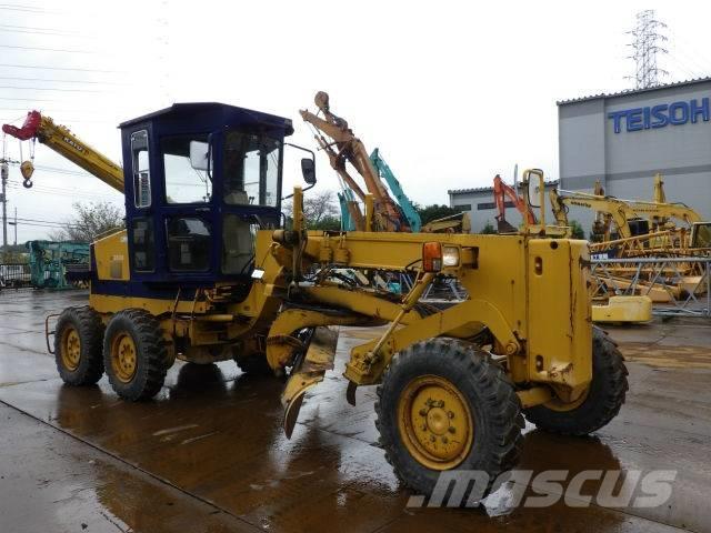 Komatsu GD405A-2 Niveladoras