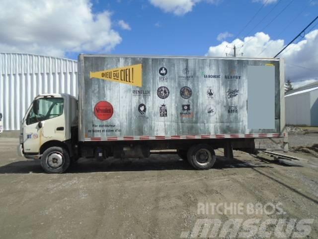 Hino 195 D Camiones con caja de remolque