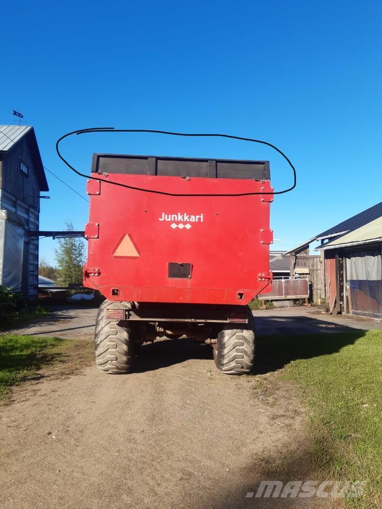 Junkkari 16JLV viljakoroke Carros de trasladar grano