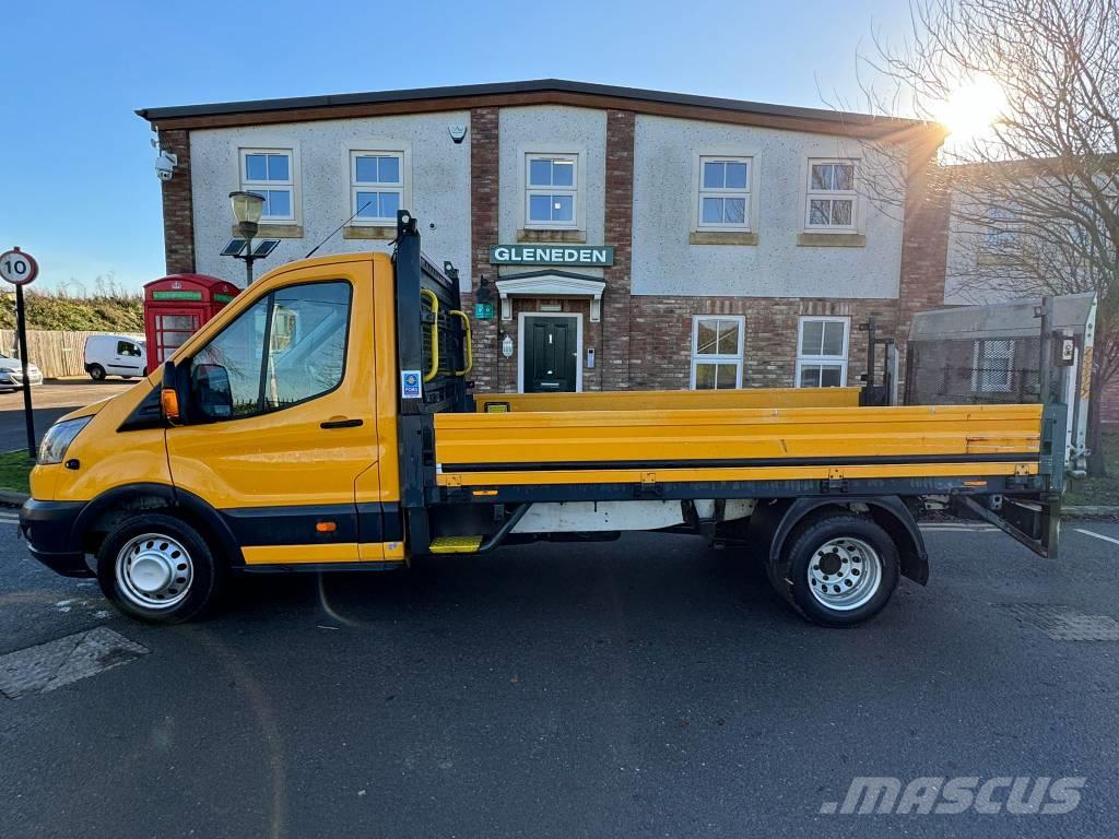 Ford Transit 350 Camiones de cama baja