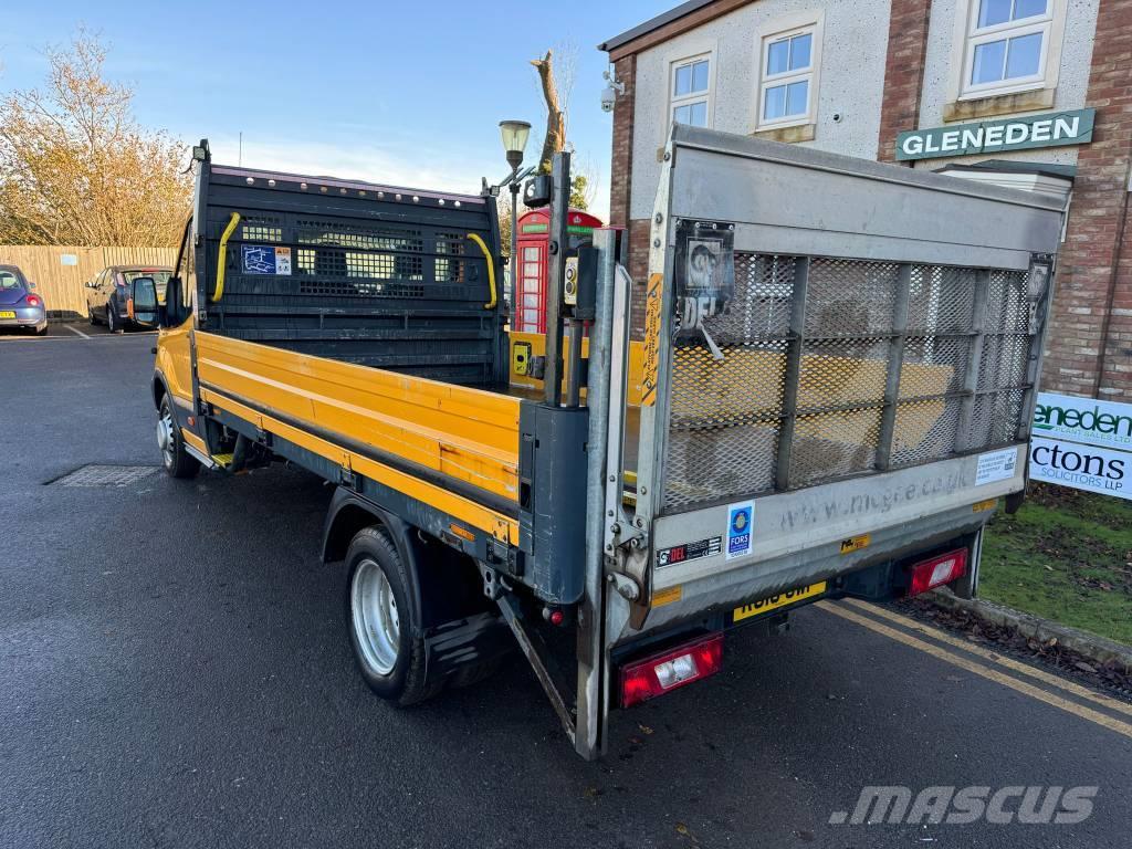 Ford Transit 350 Camiones de cama baja