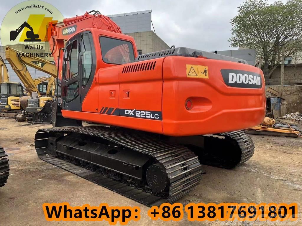 Doosan DX 225 Excavadoras sobre orugas