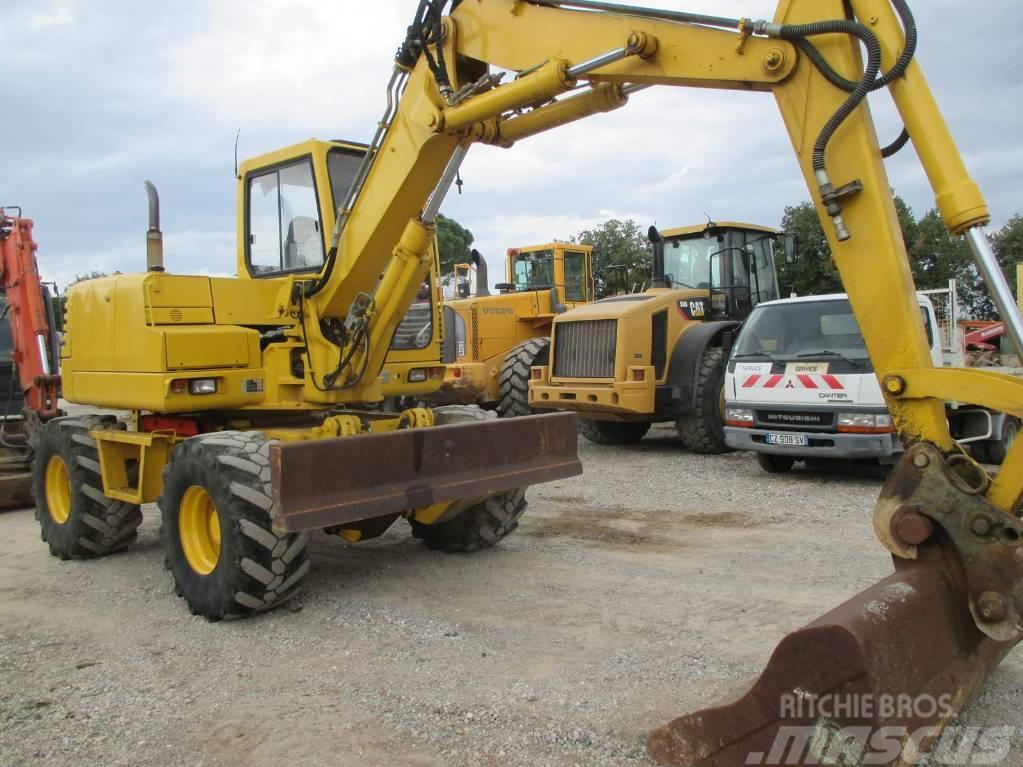 Komatsu PW 95 Excavadoras 7t - 12t