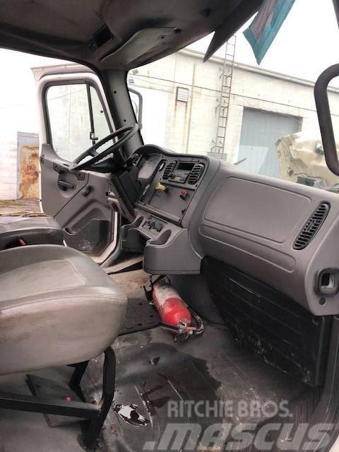 Freightliner m2 Camiones con caja de remolque