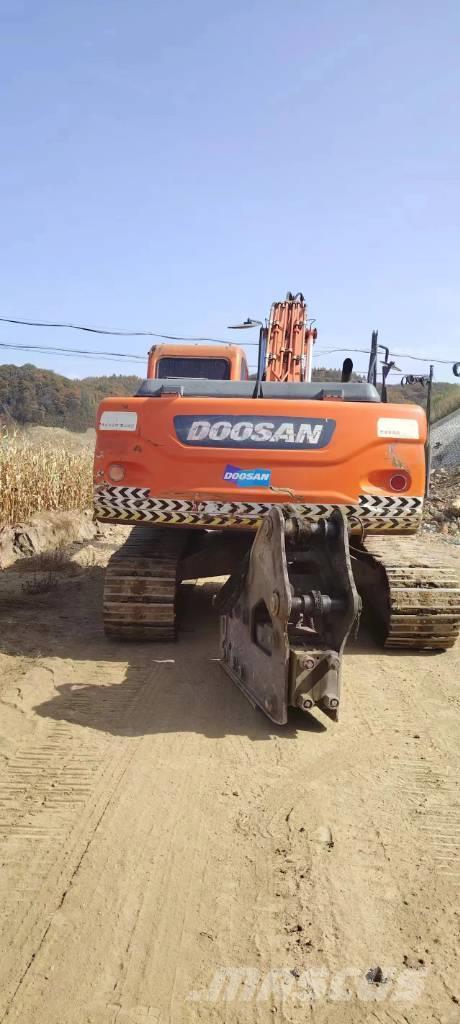 Doosan DX 225LC Excavadoras sobre orugas