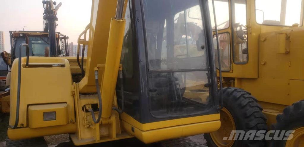 Komatsu PC60 Excavadoras 7t - 12t