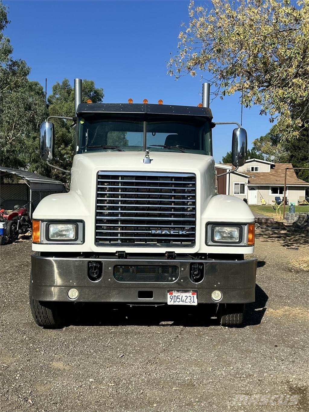 Mack CHU 613 Camiones tractor