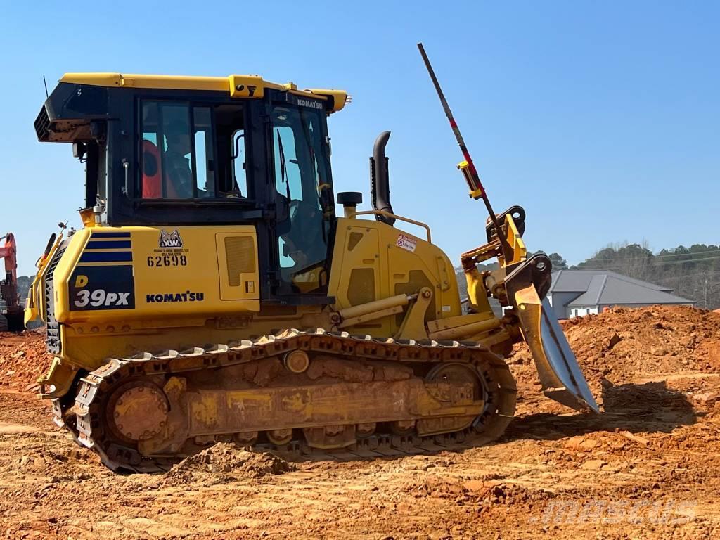 Komatsu D39px-24 Buldozer sobre oruga