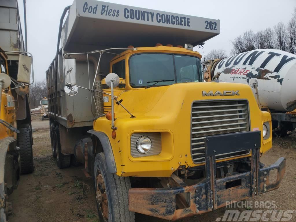 Mack DM690SX Bañeras basculantes usadas