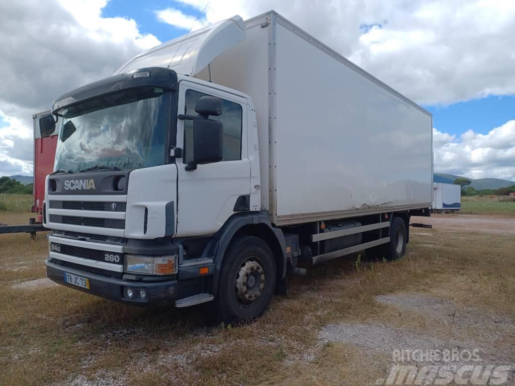 Scania P260 Camiones con caja de remolque