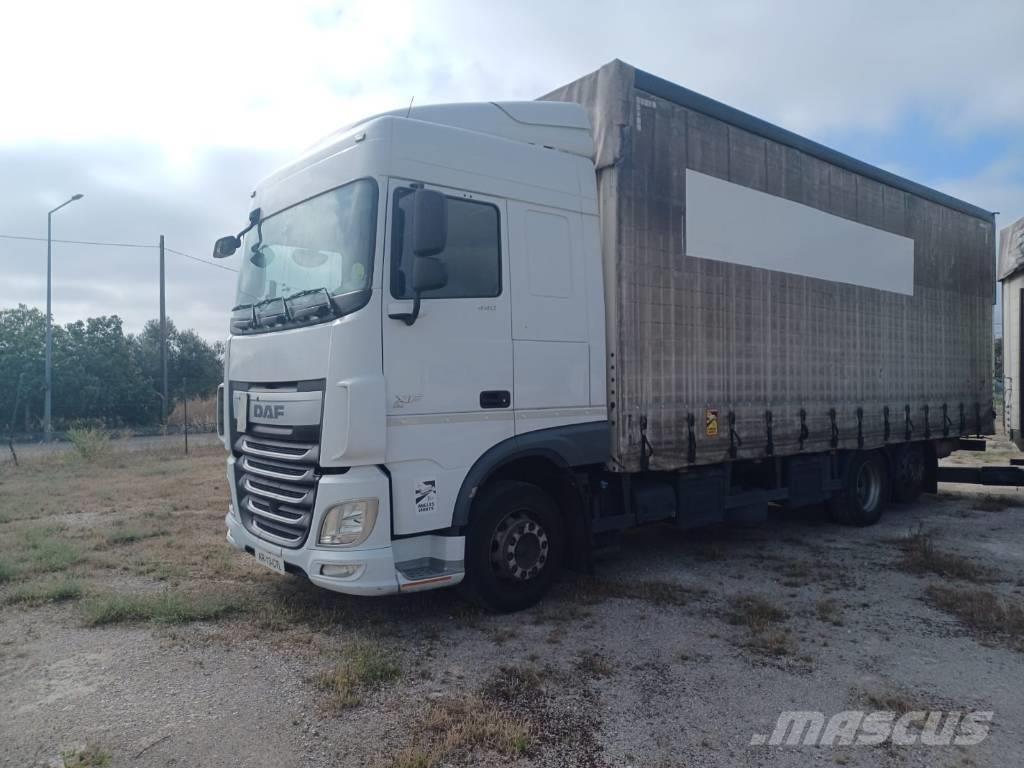 DAF XF 440 Camiones de caja de lona