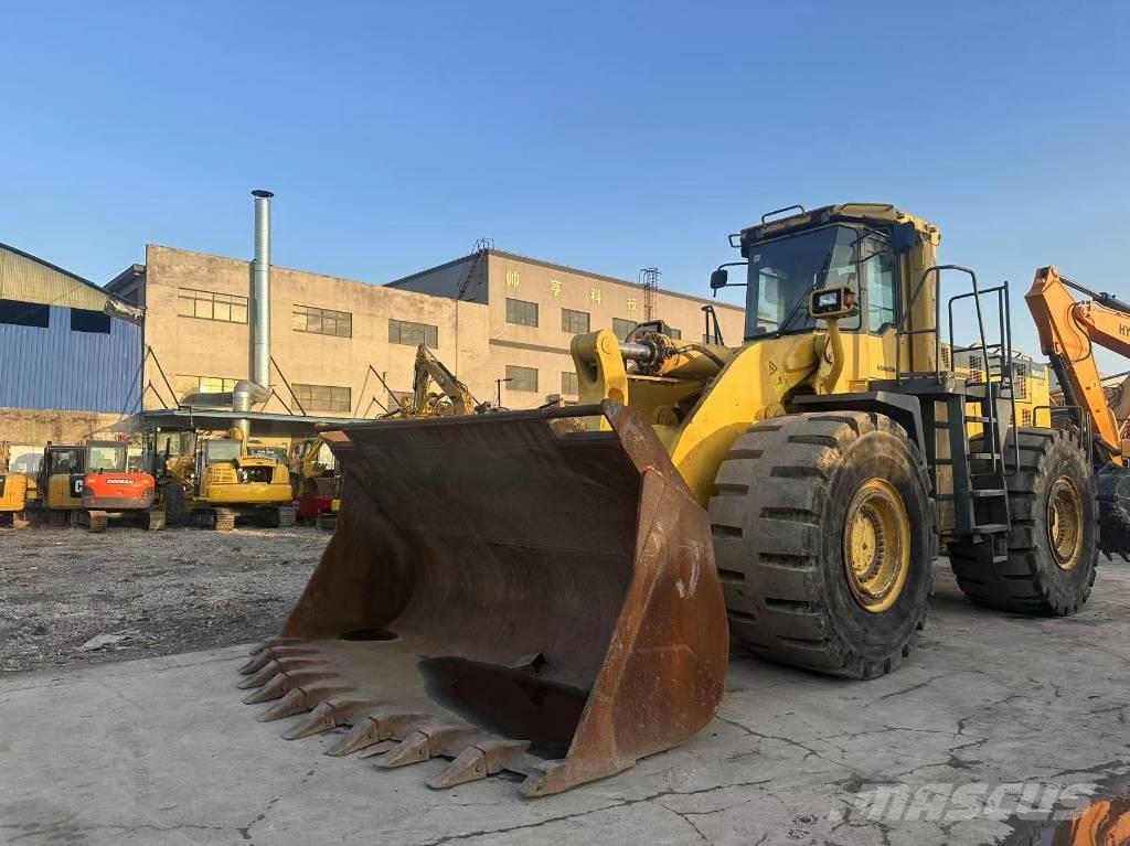 Komatsu WA 600 Cargadoras sobre ruedas