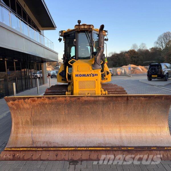 Komatsu D51PXI-24EO Buldozer sobre oruga