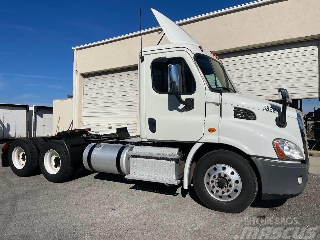 Freightliner Cascadia 113 Camiones tractor