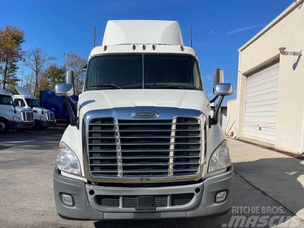 Freightliner Cascadia 113 Camiones tractor