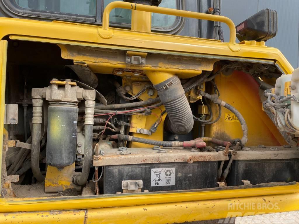 Komatsu D65PX-17 Buldozer sobre oruga