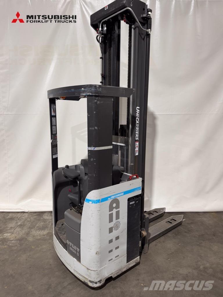 UniCarriers 200SDTFVS750XJN - 693 Std. - HH 7.500 mm Carretillas de carga lateral