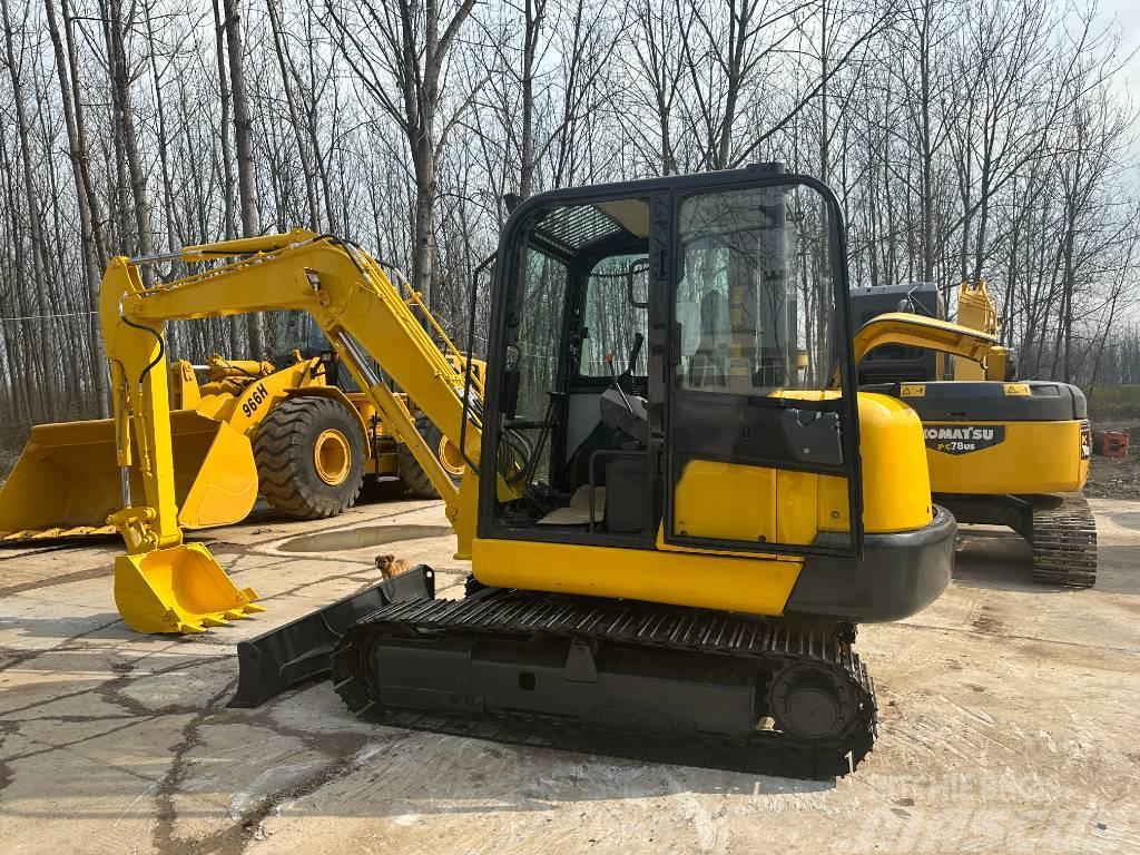 Komatsu PC56 Excavadoras sobre orugas